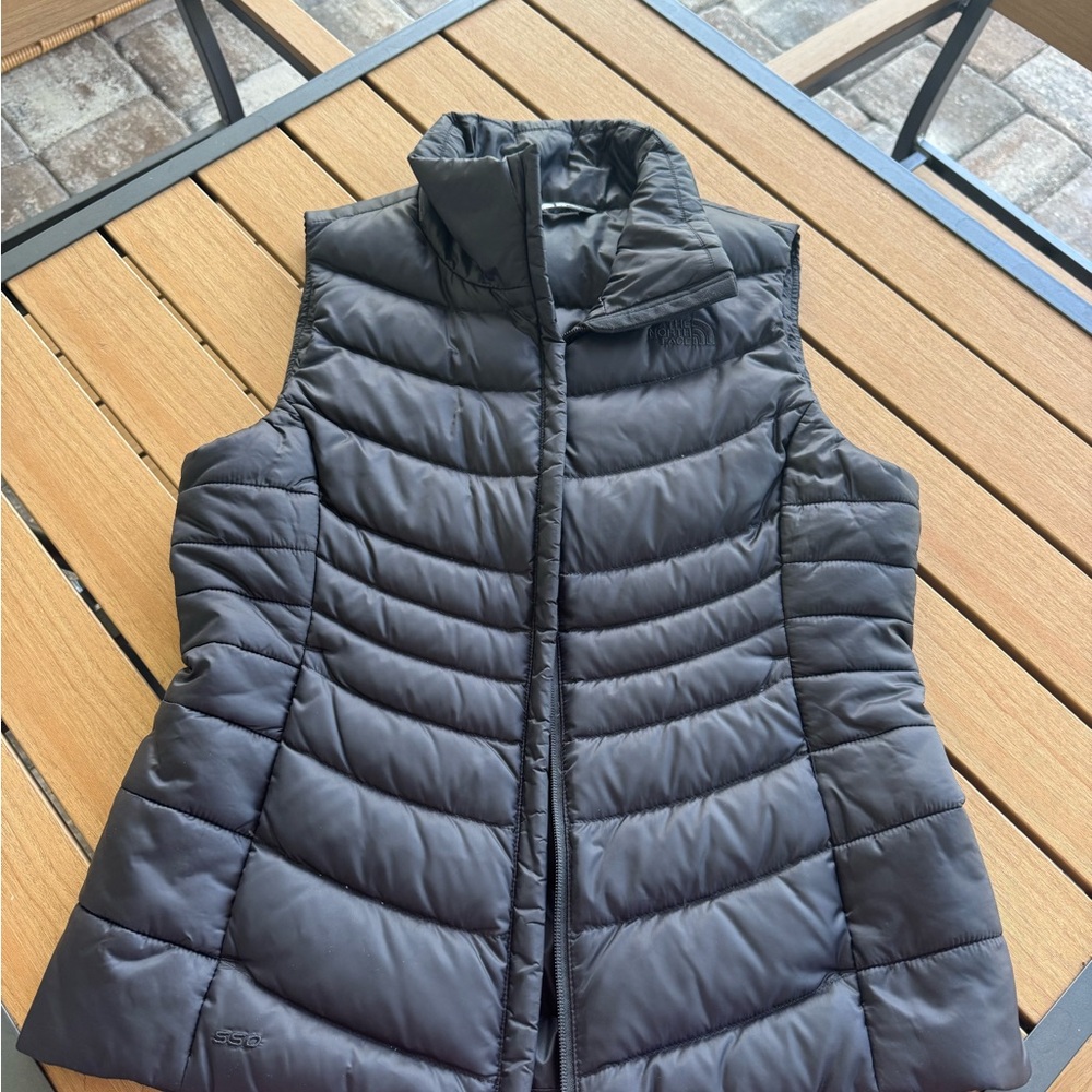 The North Face Black Quilted Vest with Water-Resistant Finish